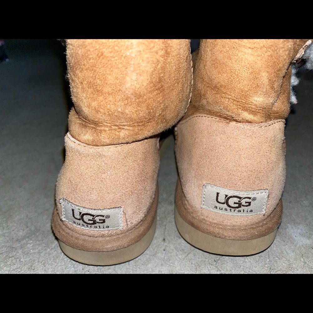 Bailey Button Uggs - image 5